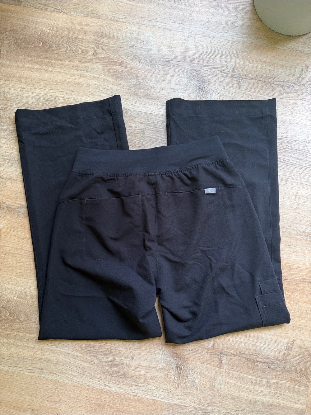 Figs Isabel High Rise Wide Leg Scrub Pants Petite - Picture 2 of 3